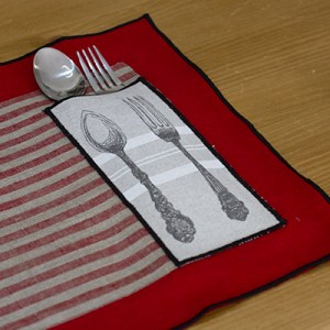 set-table-poche-couvert-lin-rouge